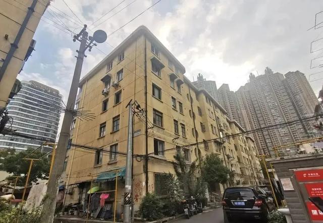 今明两年刚需买房的老百姓要牢记这7个字：买旧、买大、不买四(图2)