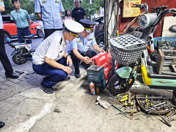 聚焦电动自行车安全｜上海开展电动自行车第四次联合检查紧盯非法“拼改装”(图1)