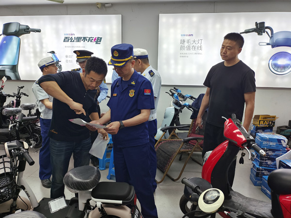 聚焦电动自行车安全｜上海开展电动自行车第四次联合检查紧盯非法“拼改装”(图2)