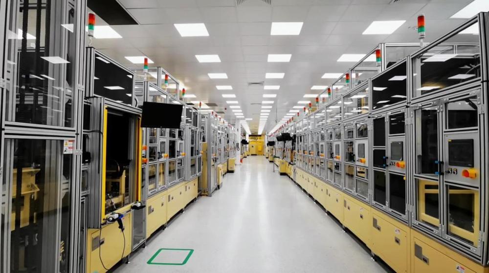 欧洲新能源车载充电器大型生产线项目完成终验收新松再创“中国速度”(图1)