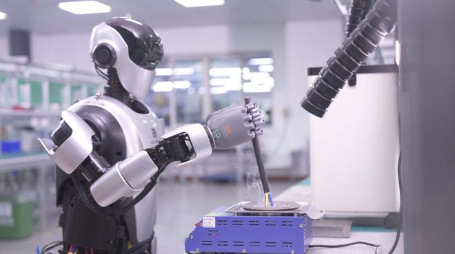 应用潜力升级！“绵阳造”人形机器人接入华为盘古大模型(图3)