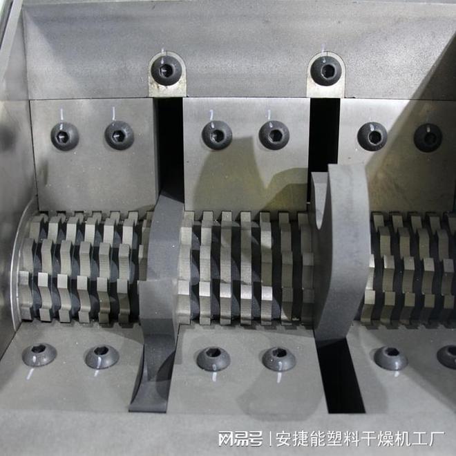 机边破碎机设备详解(图2)