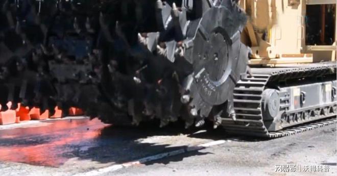 细点国外超大型机械简单高效国内科学家:我们早就超越他们了(图3)