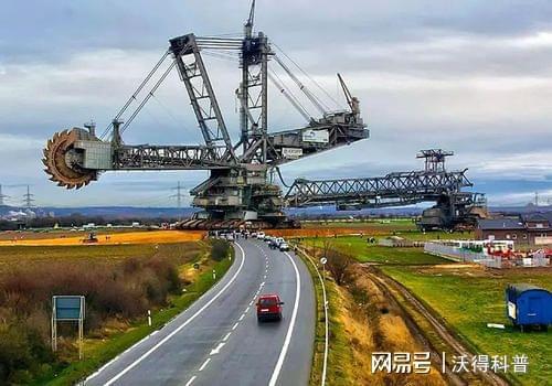 细点国外超大型机械简单高效国内科学家:我们早就超越他们了(图9)