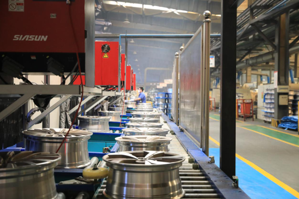 威海火炬高新区：供需两旺工业设备更新忙(图1)