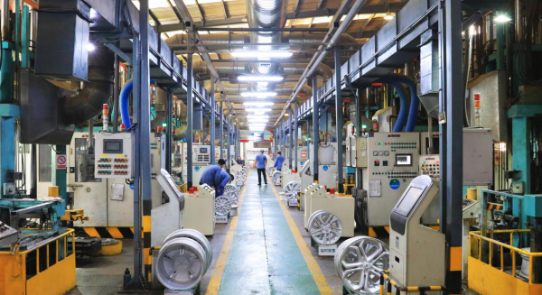 威海火炬高新区：供需两旺工业设备更新忙(图2)