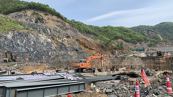 诸暨越兴矿业年产500万吨砂石项目或今年建成(图1)