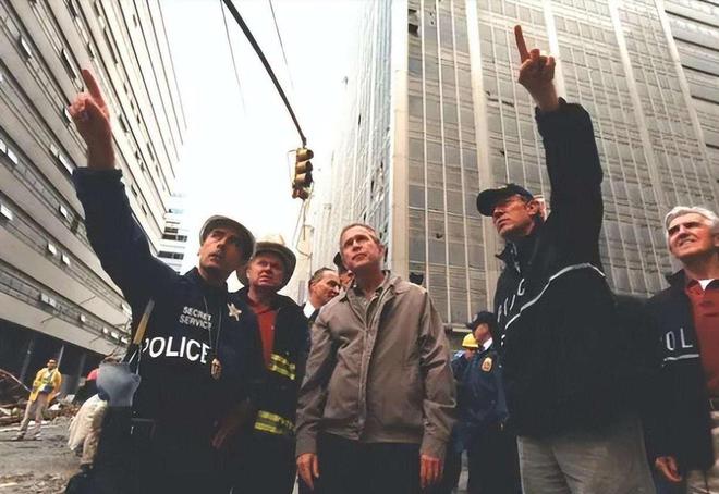 911飞机上华裔空姐邓月薇临终留下20分钟录音她真的很聪明(图11)