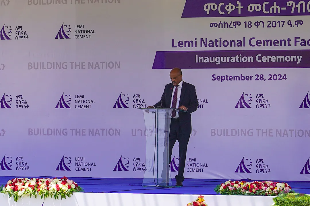 西部国际一条万吨线竣工投产！(图6)