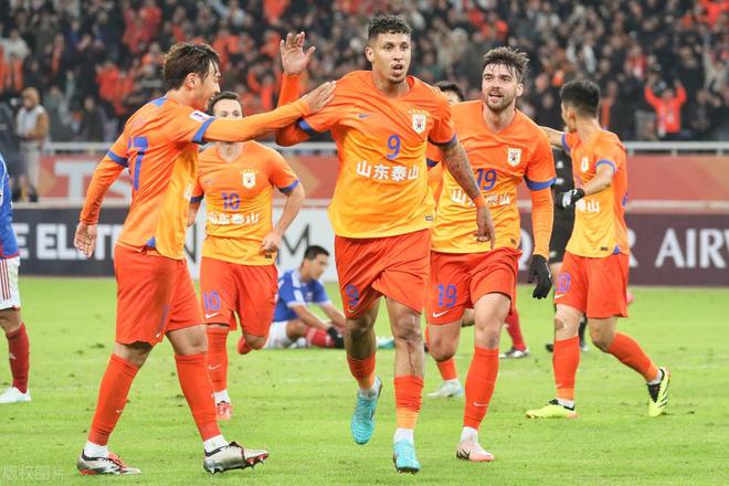 柔佛踢球很脏赛后与山东泰山球员发生冲突法加尼执法又成焦点(图2)