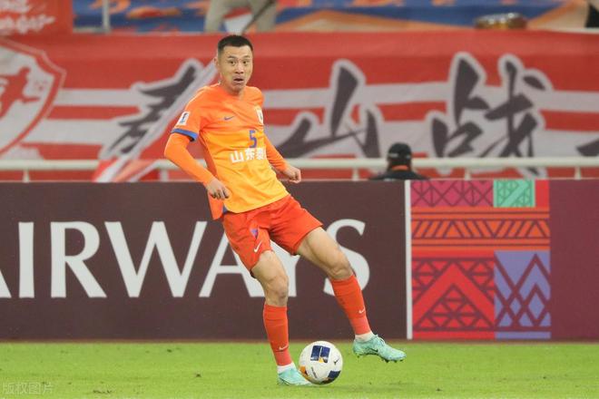 柔佛踢球很脏赛后与山东泰山球员发生冲突法加尼执法又成焦点(图3)