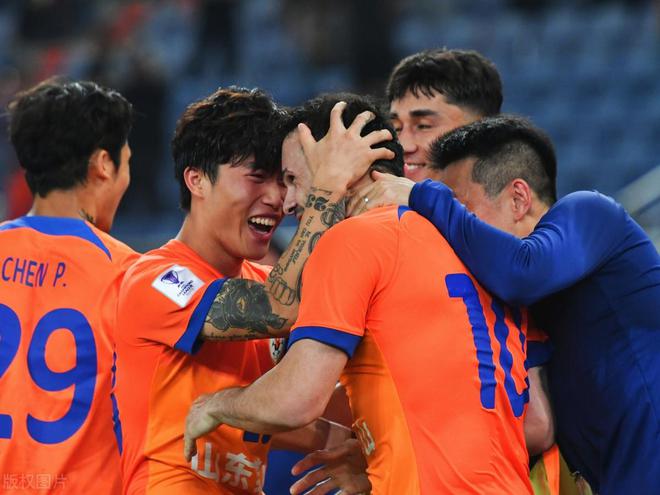 柔佛踢球很脏赛后与山东泰山球员发生冲突法加尼执法又成焦点(图5)