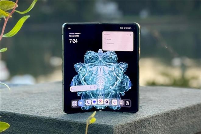 5900mAh大电池+骁龙8至尊OPPOFindN5折叠屏外观曝光(图2)