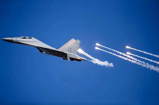 军事专家张召忠：单一武器领先没有任何意义很难改变战争走向！(图2)