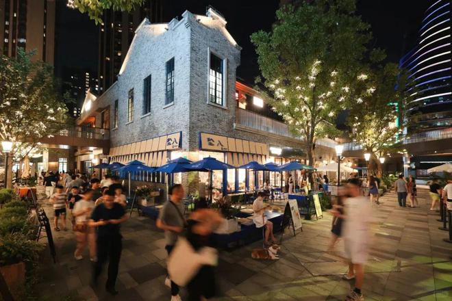 2025年“被逼出来”的非标商业还能怎样进化？提问2025商业(图3)