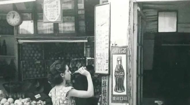 难得一见的老照片：民国时期的上海可口可乐广告随处可见(图2)
