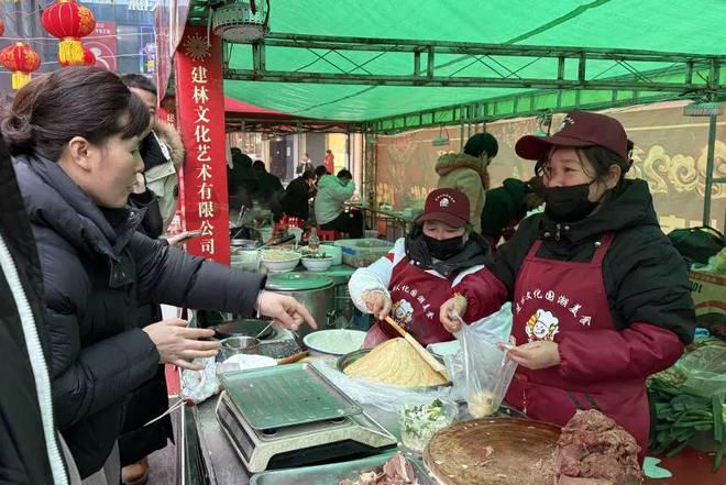 赏灯新CP！长治这里好看又好吃！(图1)