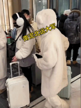 尔滨网红洗浴中心爆满！搓澡师傅：两天两夜没睡搓澡巾搓冒烟儿(图2)