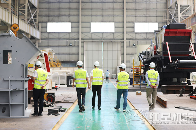 半挂式移动破碎机价格及图片-型号大全(图1)