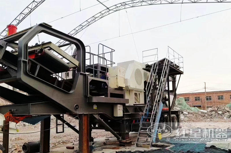 移动鄂式碎石机图片及型号大全附现场(图2)