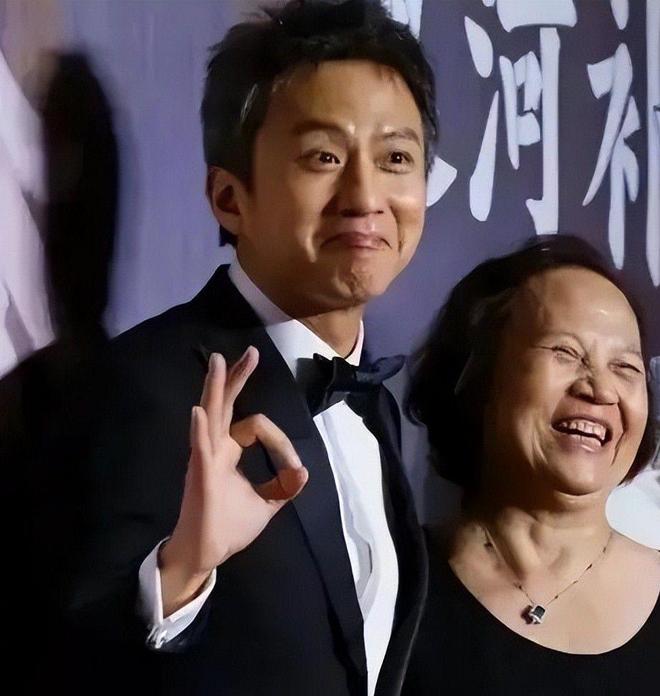 邓超79岁母亲：女儿患癌丈夫离世14年还好儿子儿媳孝顺陪着她(图6)