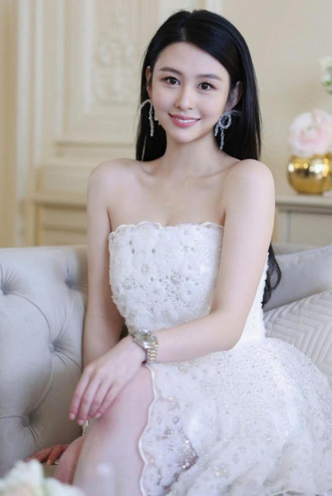 邱淑贞带俩女儿西安旅游俩女儿颜值超高大神似她年轻时候(图5)