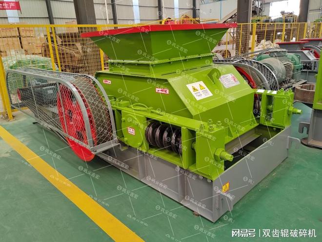 双齿辊破碎机：解锁金属硅破碎增效密码(图1)