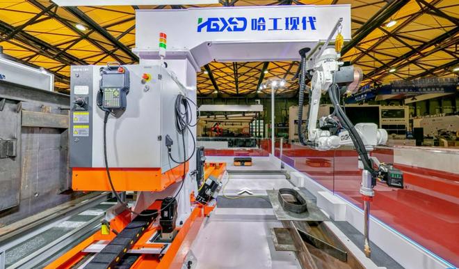 焊工缺口数百万这家具身智能机器人公司深耕AI机械焊工融资超亿元｜36氪首发(图1)