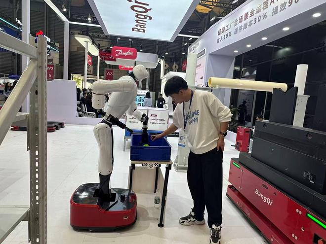 机器人“抢镜”物流展上市公司争相发新品(图7)