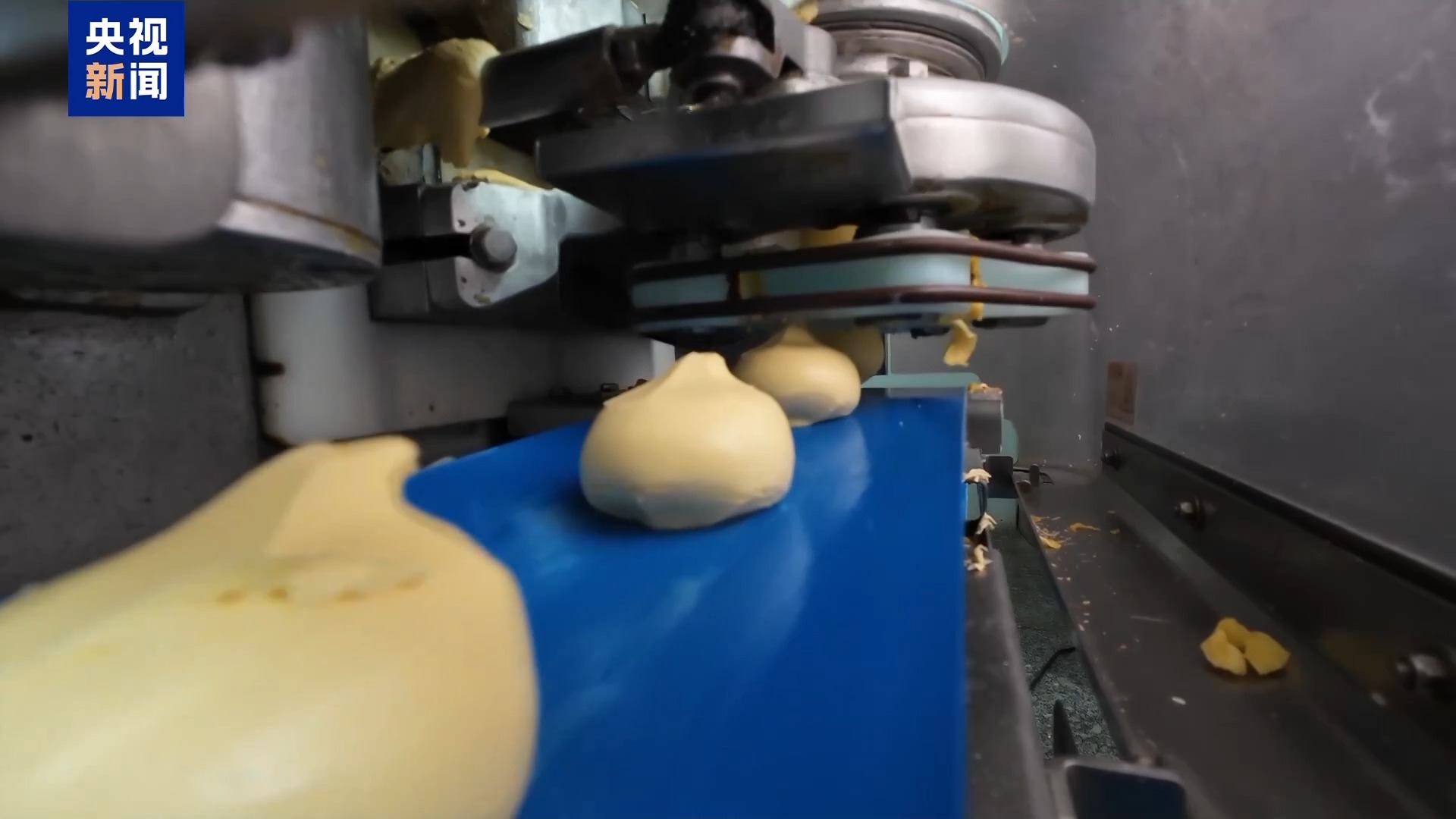 年货市场“马”上热琉璃马、朱砂文创热销(图9)