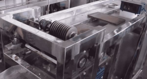 童年迷思：巧克力石头糖如何做到每颗都不一样？(图6)