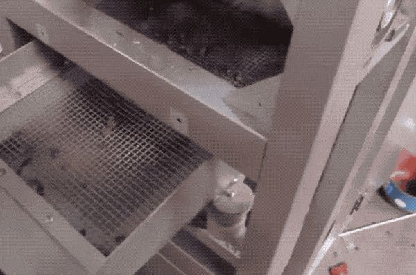 童年迷思：巧克力石头糖如何做到每颗都不一样？(图7)