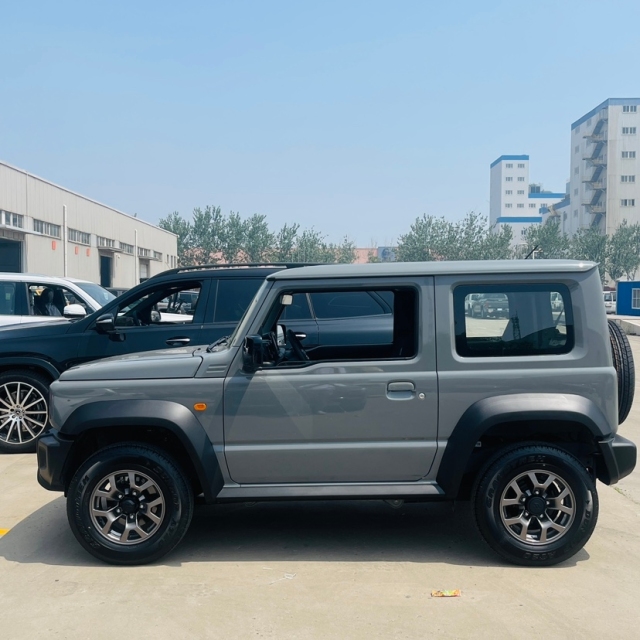 2025款铃木吉姆尼自动三门顶配强悍而精致的纯硬派越野小SUV(图4)