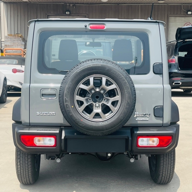 2025款铃木吉姆尼自动三门顶配强悍而精致的纯硬派越野小SUV(图5)